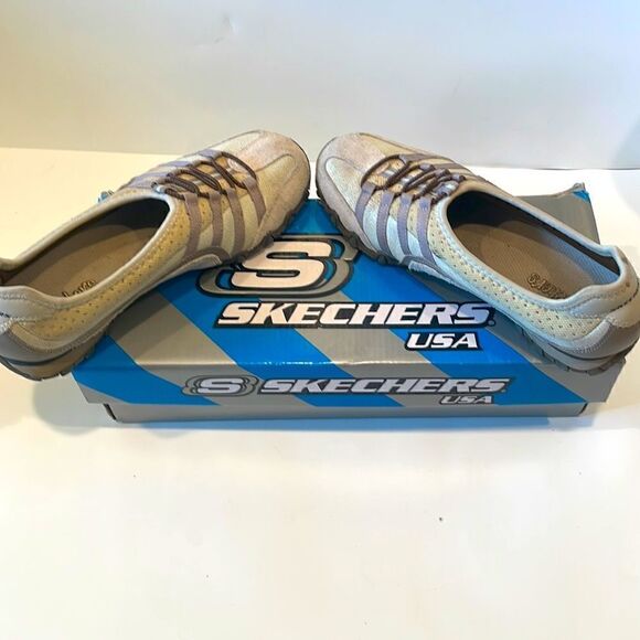 Sketchers Women’s  Slip On Tan Leather Athletic Walk Bike Shoes 6.5 - Picture 2 of 8